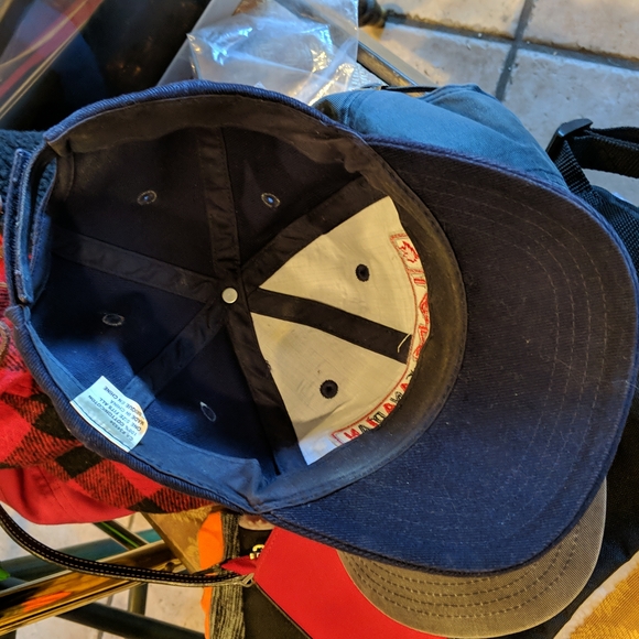 I AM CANADIAN Unisex Cap - Picture 3 of 3